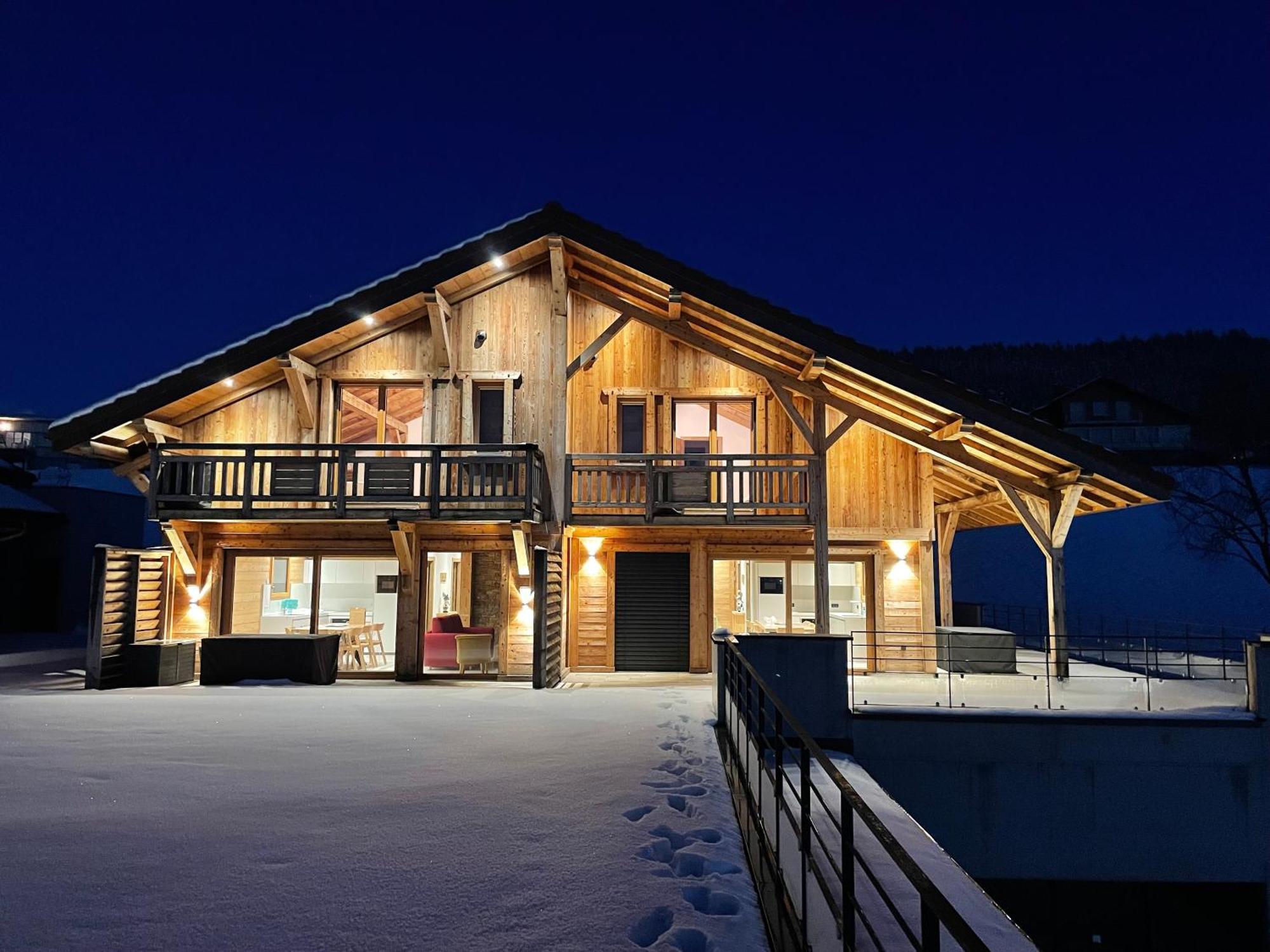 מלבויסון Chalets Coeur Du Lac מראה חיצוני תמונה
